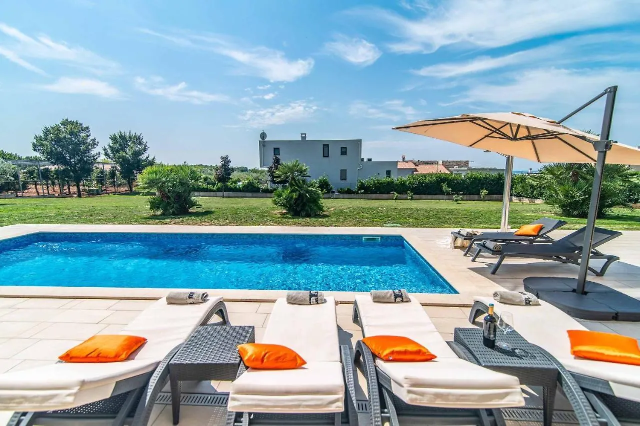 Signature Embrace Vodnjan Villa